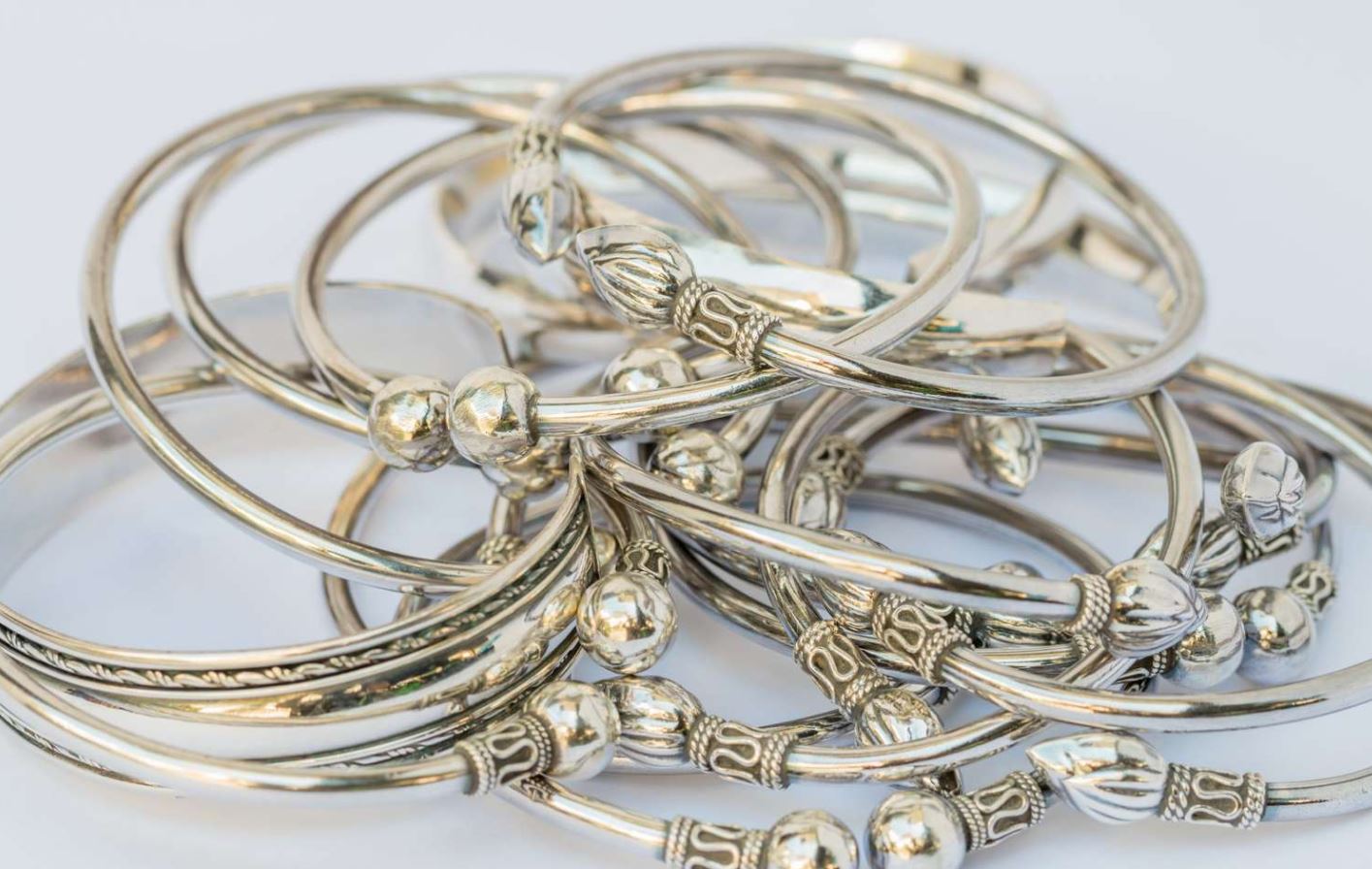Quality Matters: Seeking High-Quality Craftsmanship in Imitation Jewelry