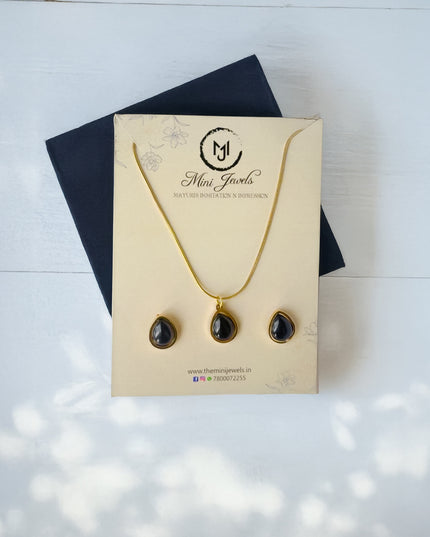 Crag Teardrop Set – Obsidian Black