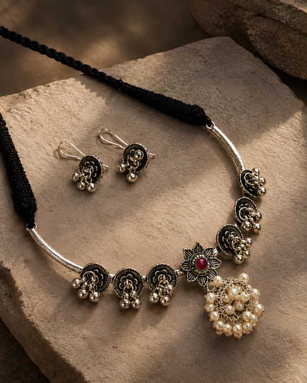 Antique Pearl Bloom Necklace Set