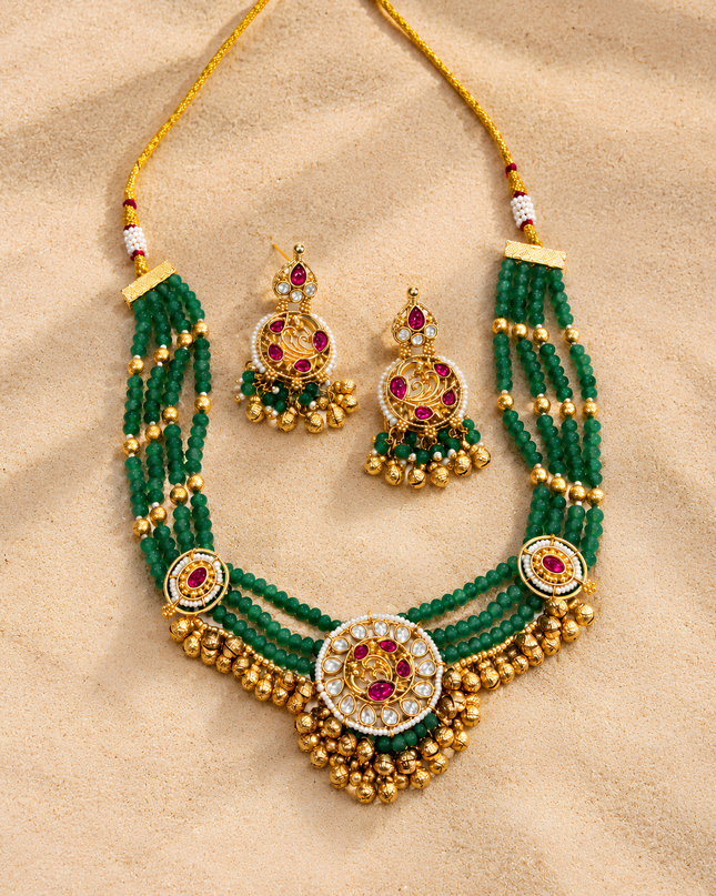 Emerald Riwaaz Kundan Necklace Set