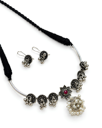 Antique Pearl Bloom Necklace Set
