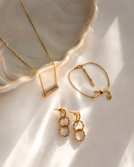 Rakhi Combo Collection – Elegant Chain, Bracelet & Earrings Gift Set