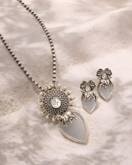 Ivory Radiance Elephant Necklace Set