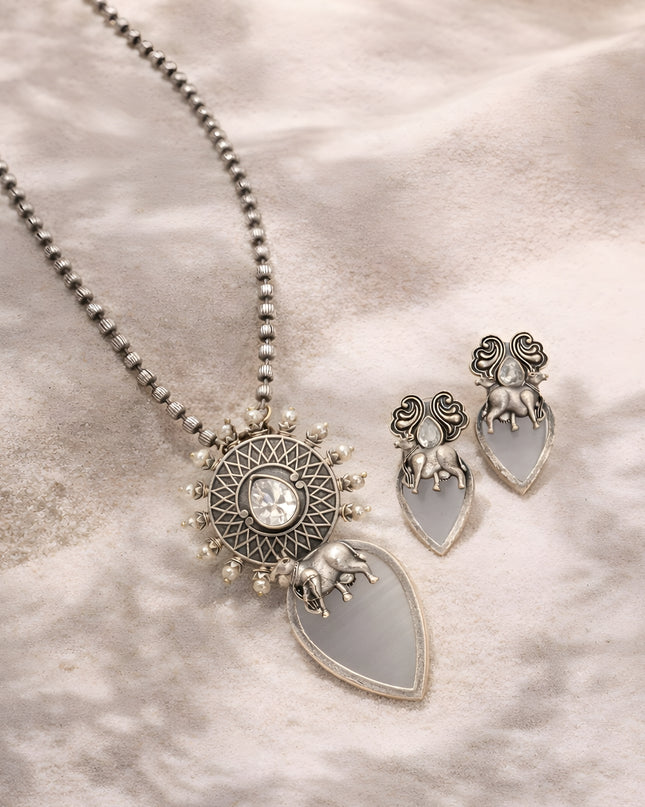 Ivory Radiance Elephant Necklace Set