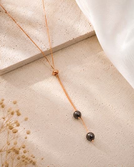 Noir Pearl Lariat chain