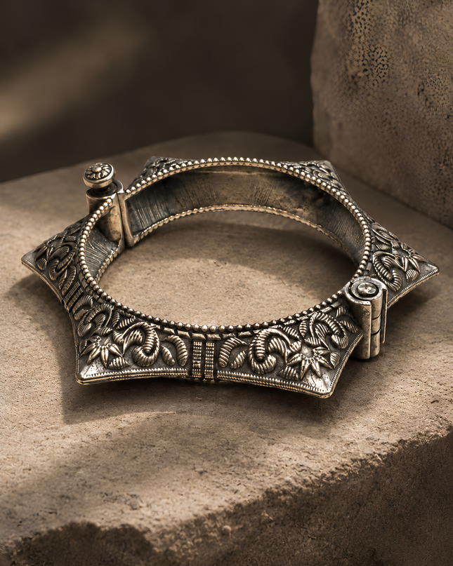 Antique Silver Floral Hand Cuff