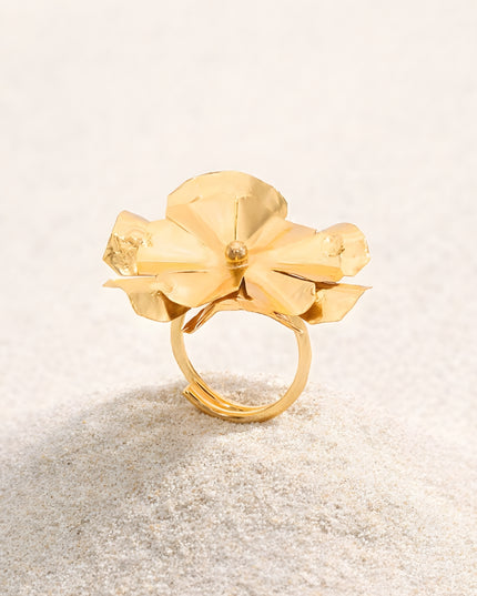 Elegant Leaf Ring
