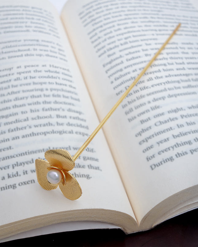Pearl Bloom Bookmark Pin