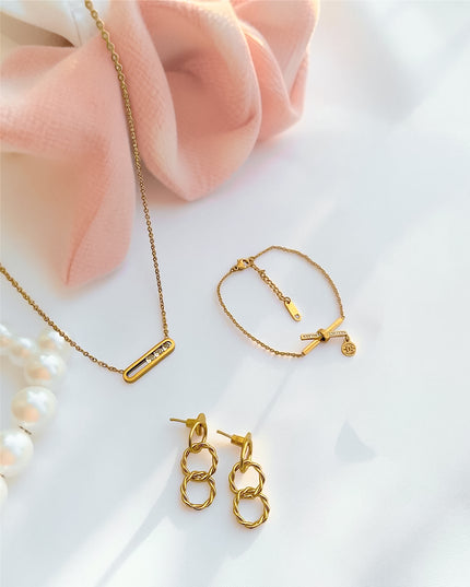 Rakhi Combo Collection – Elegant Chain, Bracelet & Earrings Gift Set