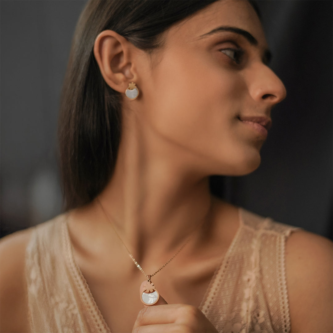 Blush Bloom Set – Floral Round Pendant Necklace & Earrings