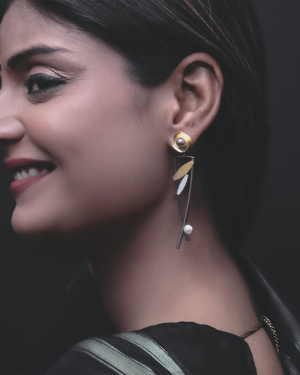 The Muse Linea Danglers