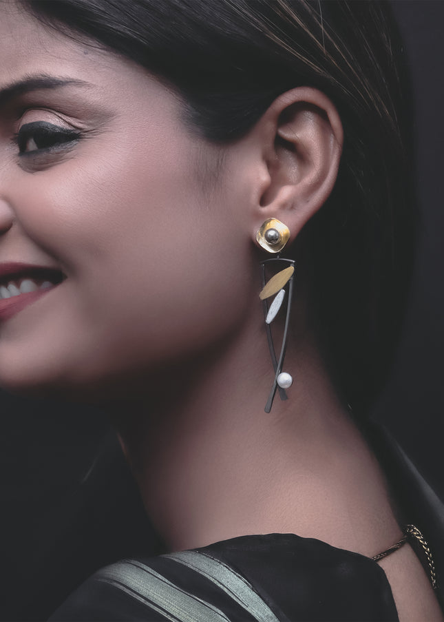 The Muse Linea Danglers