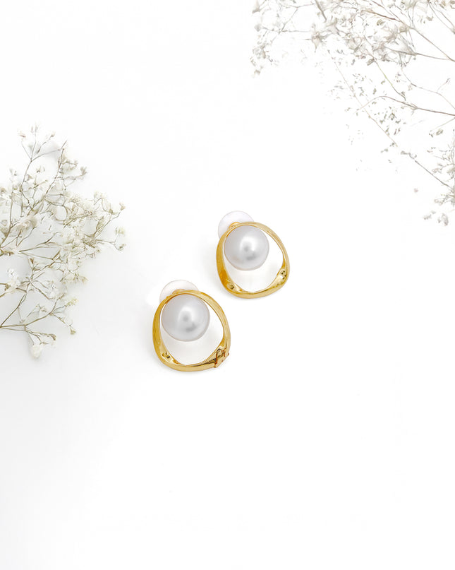 Pearl Aura Studs
