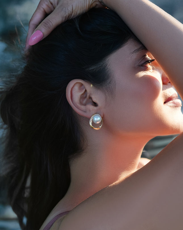 Pearl Aura Studs