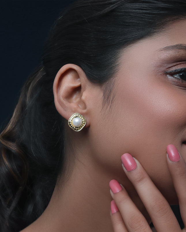 Regal Pearl Square Studs