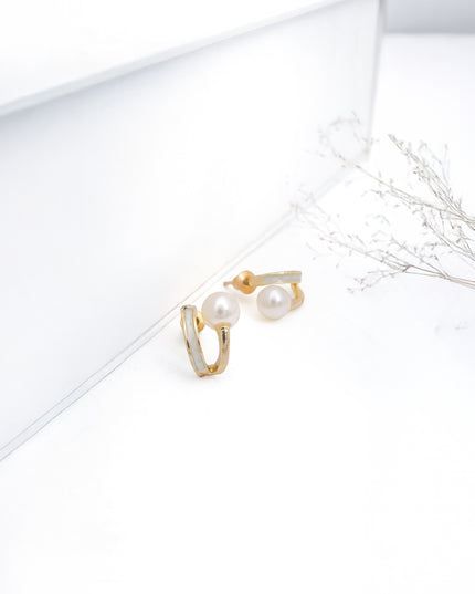 Ivory Arc Pearl Studs