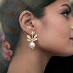 Load image into Gallery viewer, Mukta Peral Earring

