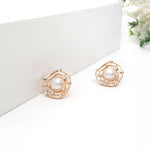 Load image into Gallery viewer, Mukta Peral Earring
