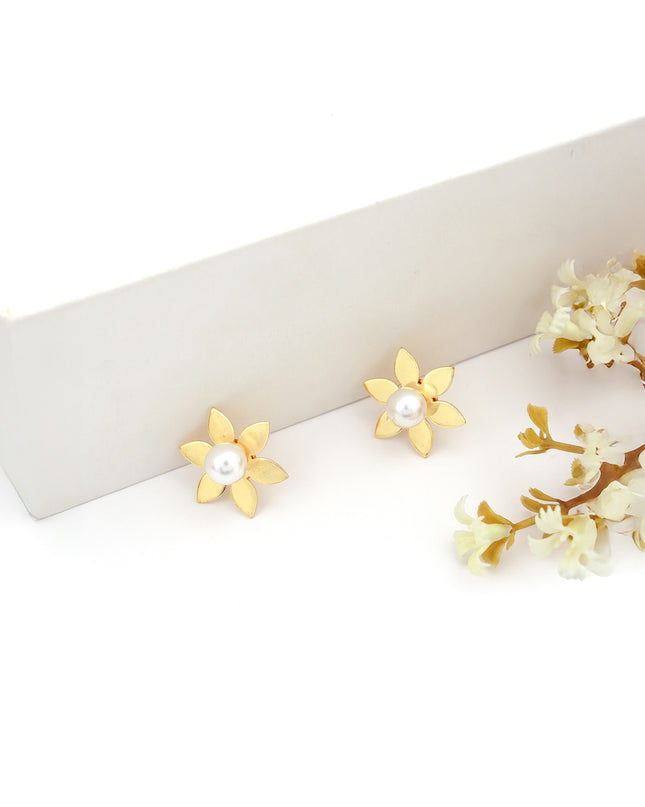 Daisy Pearl Studs