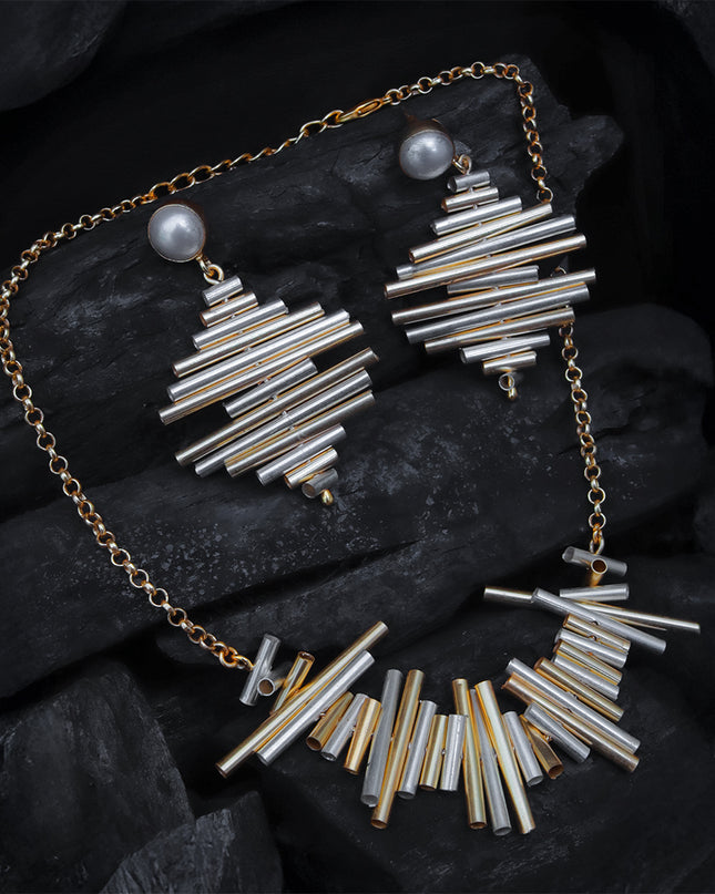 Zarina Set – Geometric Bar Necklace & Earrings