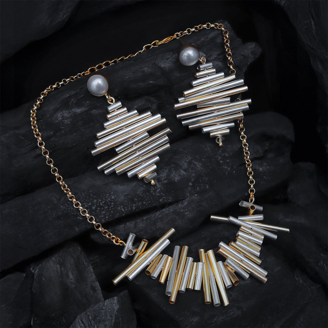 Zarina Set – Geometric Bar Necklace & Earrings