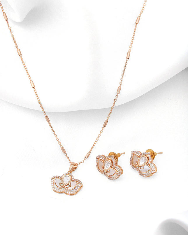 Majestic Bloom Kundan Pendant Set