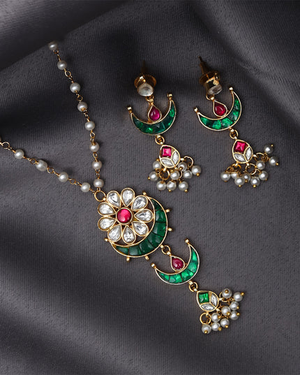 Devanshi Necklace Set