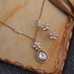 Load image into Gallery viewer, Guldaasta Bloom Necklace Set
