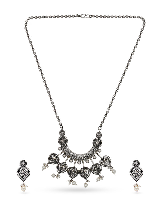 Chandrika Manjari Set (Necklace + Earrings)