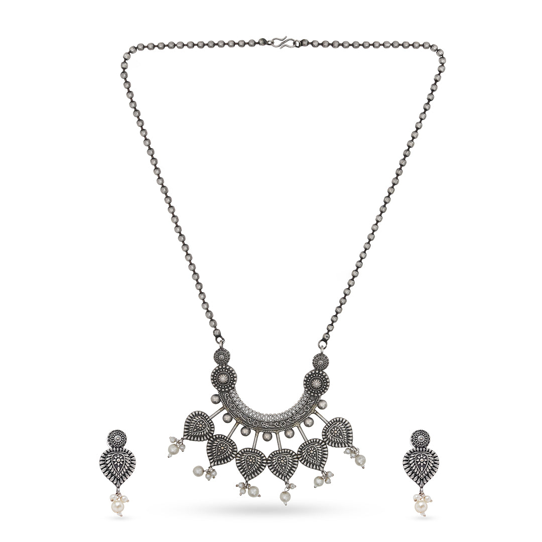 Chandrika Manjari Set (Necklace + Earrings)