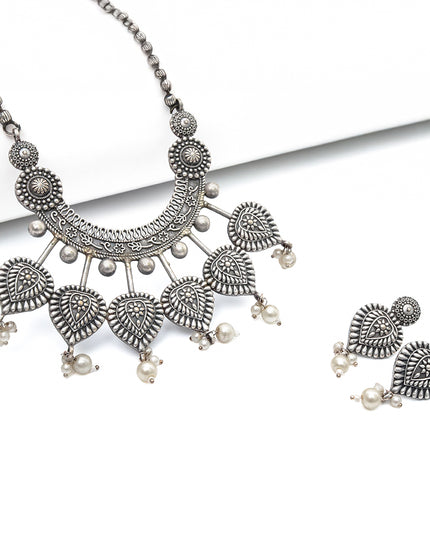 Chandrika Manjari Set (Necklace + Earrings)