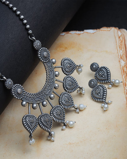 Chandrika Manjari Set (Necklace + Earrings)