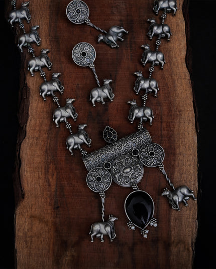 Midnight Cowbell Heritage Necklace Set