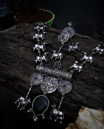 Sapphire Cowbell Heritage Necklace Set