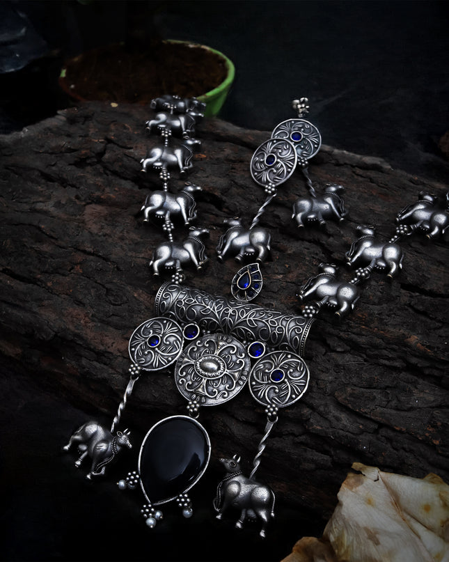 Sapphire Cowbell Heritage Necklace Set