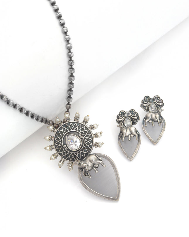 Ivory Radiance Elephant Necklace Set