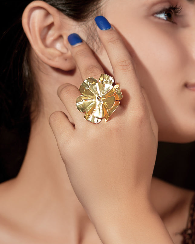 Elegant Leaf Ring
