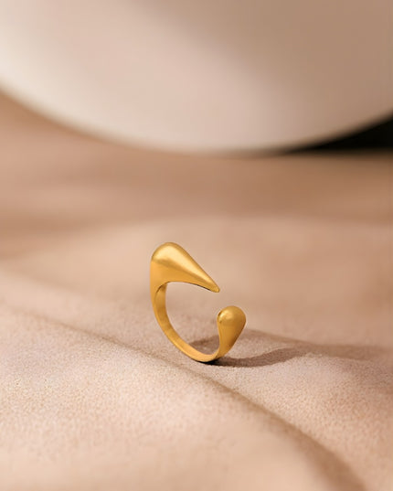 Sleek Claw Open Ring